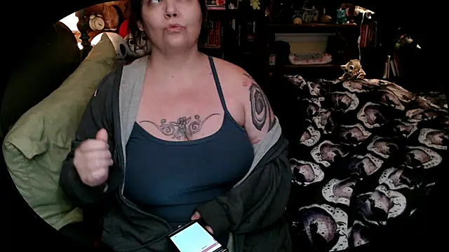 Snapshot of LeluLuvsYou chatting on 02.03.25 LeluLuvsYou online show from 02.03.25