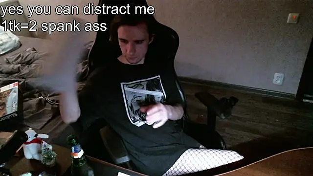 izilizi 23 online show from 12.18.24