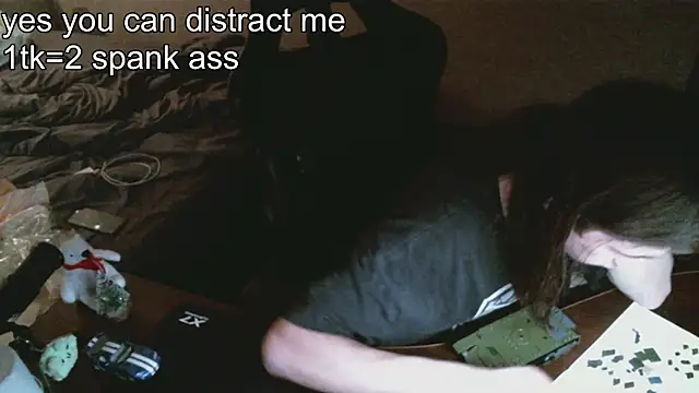 izilizi 23 online show from 12.18.24