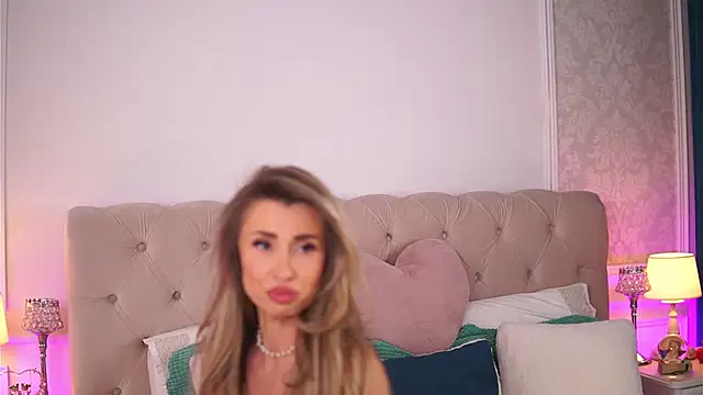 Snapshot of EnjoyableEmma chatting on 01.30.25 EnjoyableEmma online show from 01.30.25