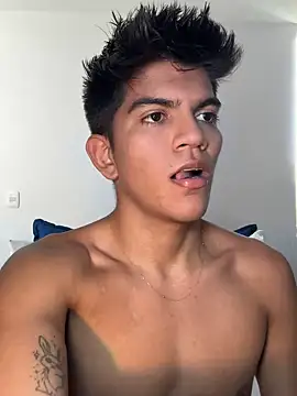 Snapshot of santiago_01 chatting on 12.01.24 santiago 01 online show from 12.01.24