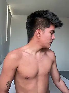 Snapshot of santiago_01 chatting on 12.18.24 santiago 01 online show from 12.18.24