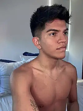 Snapshot of santiago_01 chatting on 01.18.25 santiago 01 online show from 01.18.25