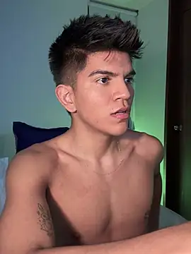 Snapshot of santiago_01 chatting on 01.30.25 santiago 01 online show from 01.30.25