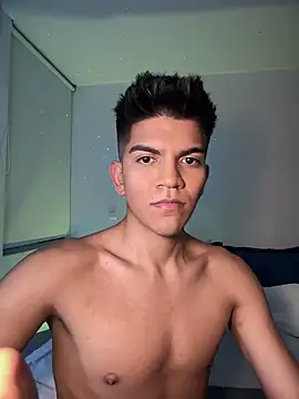 Snapshot of santiago_01 chatting on 02.13.25 santiago 01 online show from 02.13.25