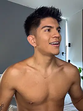 santiago 01 online show from 12.22.25