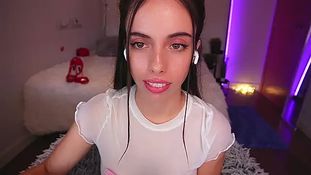 Dayna Nebula online show from 10.05.25