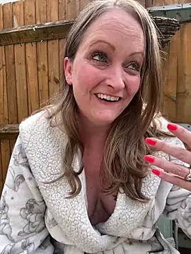 HoneyBluex online show from 04.16.26