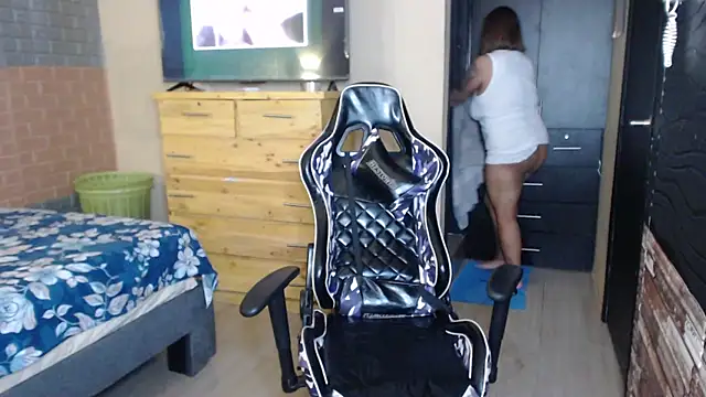 Snapshot of KathyHardcore69 chatting on 02.27.26 KathyHardcore69 online show from 02.27.26