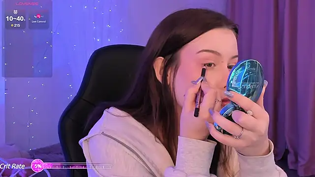 CoralineKeyns online show from 02.05.25