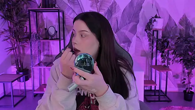 CoralineKeyns online show from 10.07.25