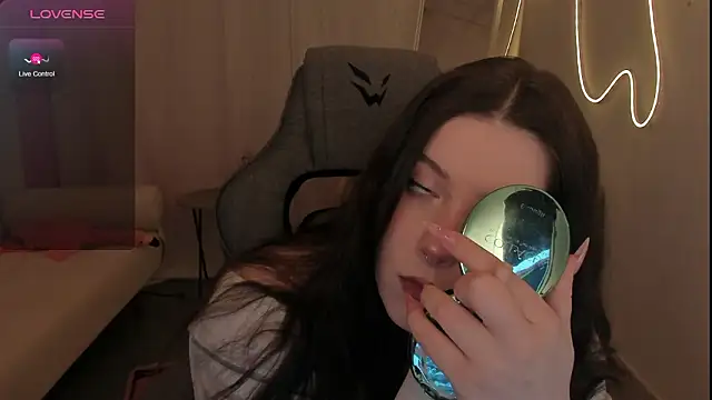 CoralineKeyns online show from 02.21.26