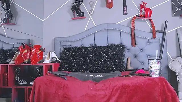 Evangeline online show from 01.05.26