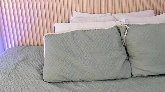 daiana curly online show from 10.14.25