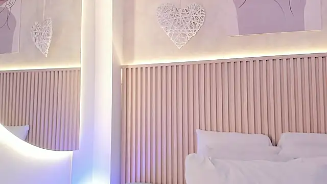 daiana curly online show from 10.17.25