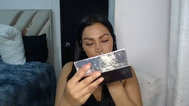 Snapshot of fairylatin222 chatting on 09.23.25 fairylatin222 online show from 09.23.25