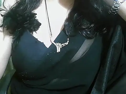Snapshot of rehana_housewife chatting on 05.29.26 rehana housewife online show from 05.29.26