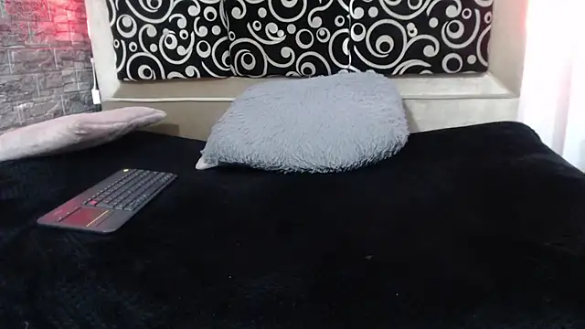Snapshot of Cloee66 chatting on 12.24.24 Cloee66 online show from 12.24.24
