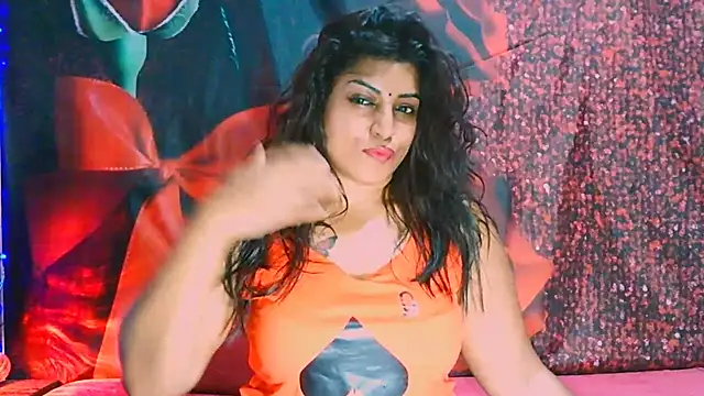 Snapshot of RoyalIndianCreamPuff chatting on 01.09.25 RoyalIndianCreamPuff online show from 01.09.25