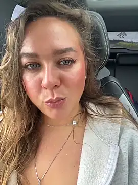 Snapshot of AurorHarris chatting on 06.18.26 AurorHarris online show from 06.18.26