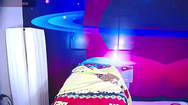 Snapshot of Cristalxxts chatting on 10.13.25 Cristalxxts online show from 10.13.25