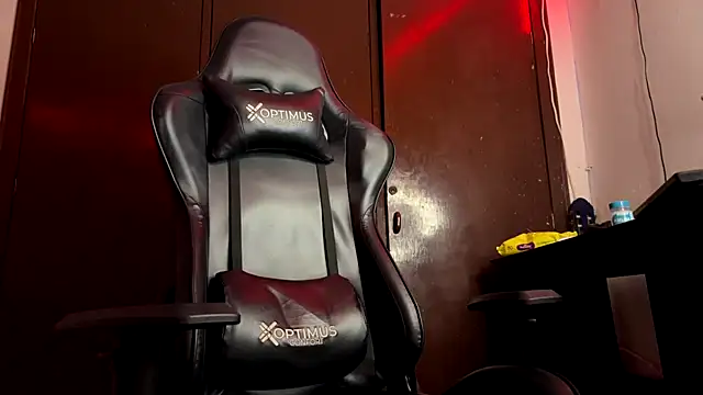 Snapshot of BanMeel01 chatting on 10.10.25 BanMeel01 online show from 10.10.25