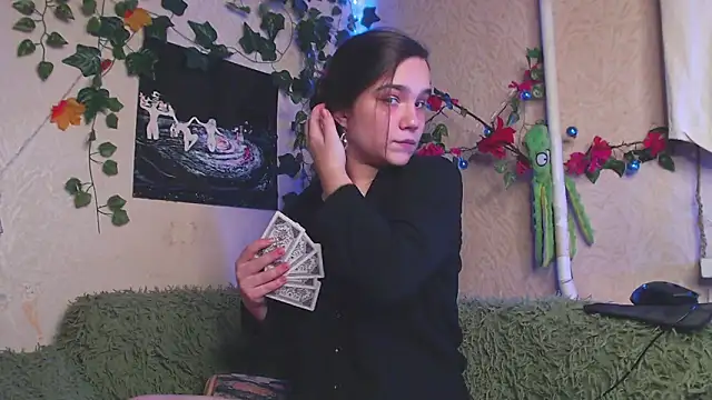 Tiny Witch online show from 11.10.25