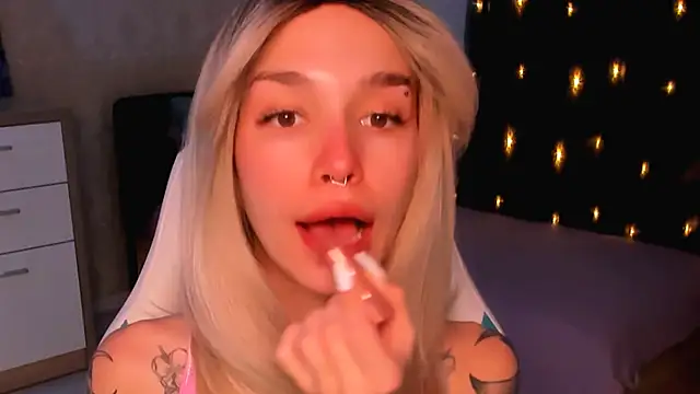 LeylaNoiry online show from 12.11.24