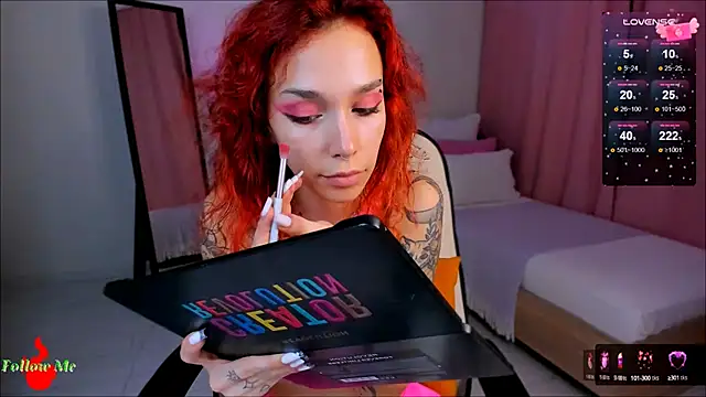 LeylaNoiry online show from 12.17.24