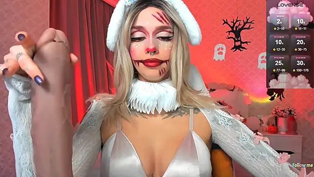 LeylaNoiry online show from 10.28.25