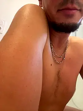 Snapshot of sunsylvain chatting on 10.25.25 sunsylvain online show from 10.25.25