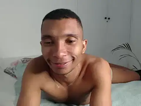 Snapshot of Aaronblack1_ chatting on 02.16.25 Aaronblack1 online show from 02.16.25