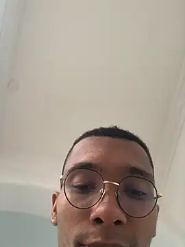 Snapshot of Aaronblack1_ chatting on 02.23.25 Aaronblack1 online show from 02.23.25