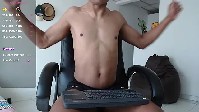 Aaronblack1  online show from 09.15.25