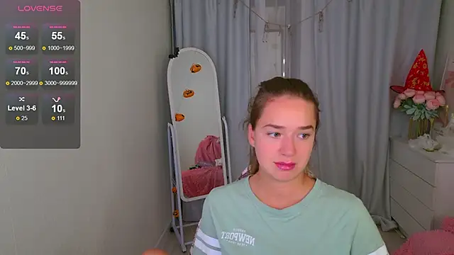 LovelyJessie online show from 10.26.25