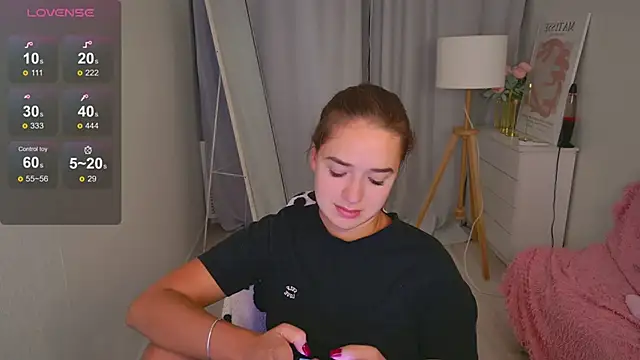 LovelyJessie online show from 04.15.26