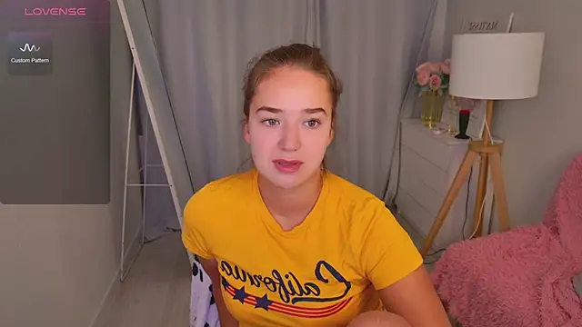 Snapshot of LovelyJessie chatting on 04.24.26 LovelyJessie online show from 04.24.26