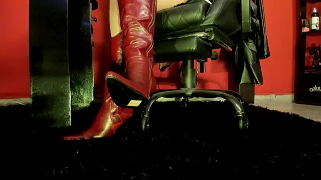 Julieta Wall  online show from 01.16.25