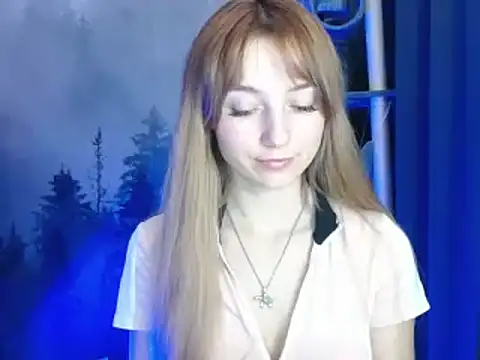 LuciaYoung online show from 01.07.25