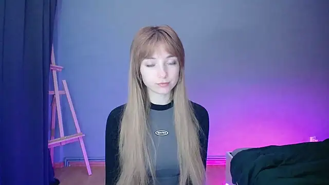 LuciaYoung online show from 02.04.25