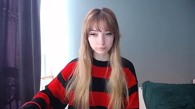 LuciaYoung online show from 02.22.25