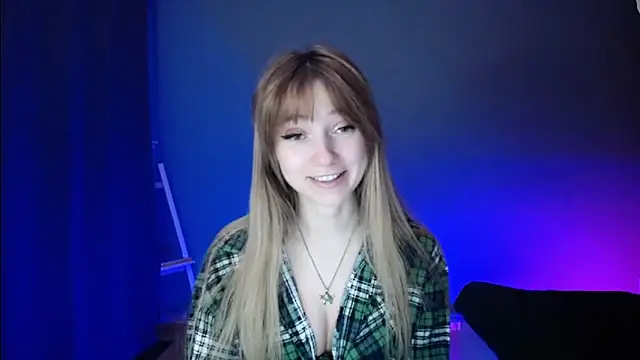 LuciaYoung online show from 03.10.25