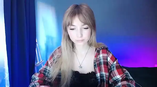 LuciaYoung online show from 03.20.25