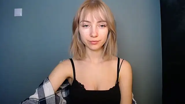 LuciaYoung online show from 02.15.26