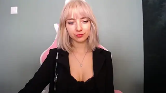 LuciaYoung online show from 03.21.26