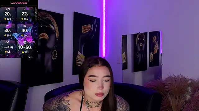  brenna hanson online show from 11.08.25