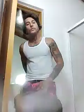 Snapshot of raymon616 chatting on 03.19.25 raymon616 online show from 03.19.25