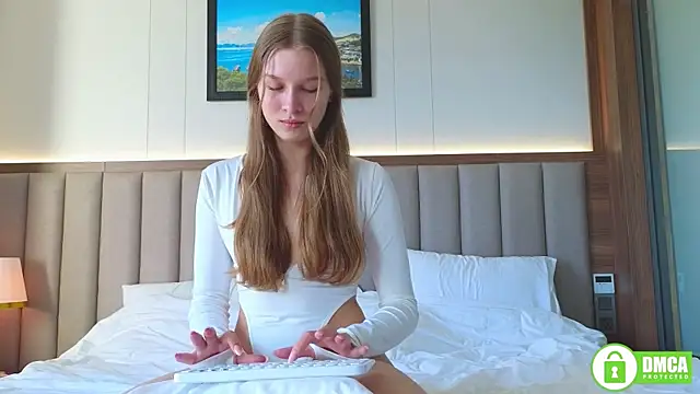 Snapshot of CutieBeauty chatting on 03.29.26 CutieBeauty online show from 03.29.26