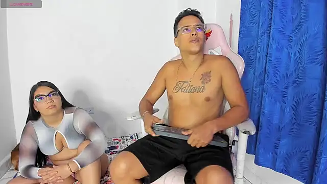 Snapshot of Latinos_couples chatting on 03.09.26 Latinos couples online show from 03.09.26