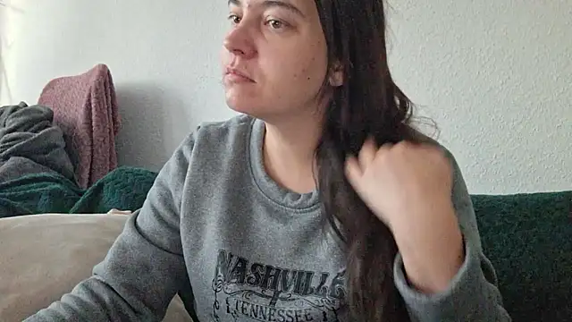 Cyndee Winter online show from 10.18.25